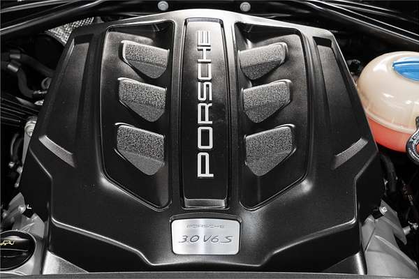 2015 Porsche Macan S 95B