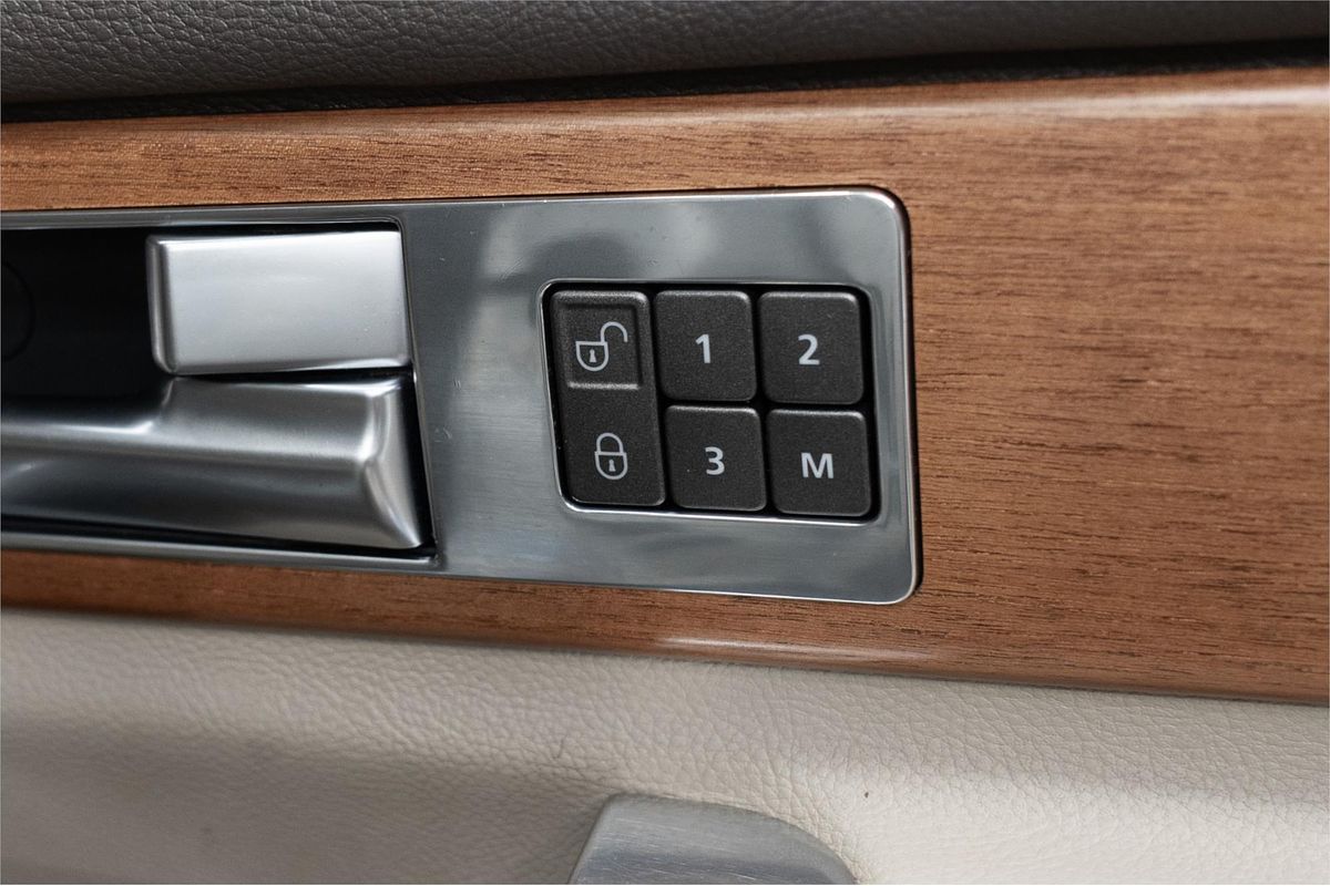 2015 Land Rover Discovery SDV6 HSE Series 4