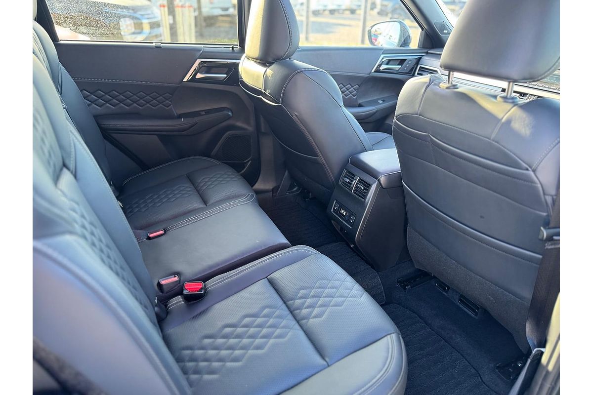 2024 Mitsubishi Outlander PHEV GSR ZM