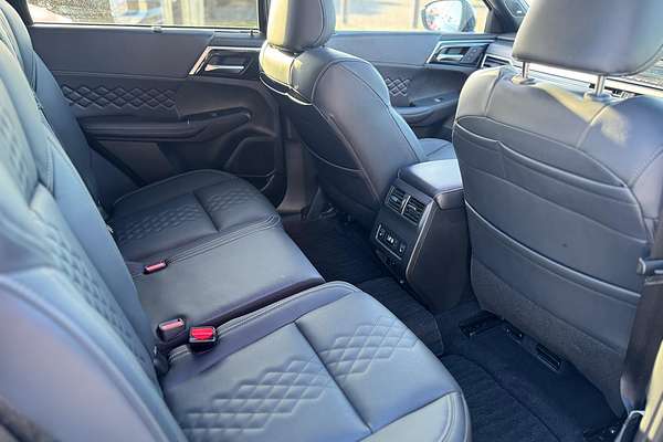 2024 Mitsubishi Outlander PHEV GSR ZM