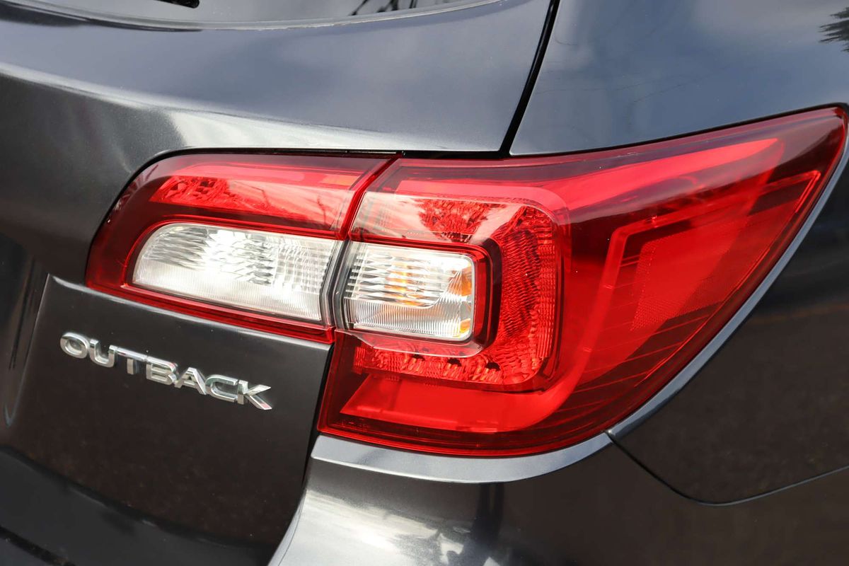 2017 Subaru Outback 2.5i Premium 5GEN