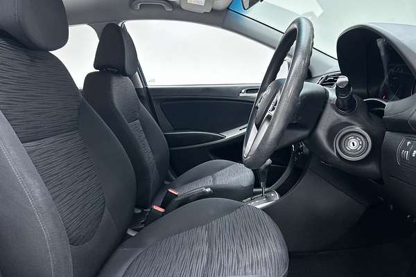 2016 Hyundai Accent Active RB4
