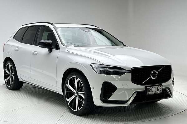 2022 Volvo XC60 Recharge Ultimate T8 Plug-In Hybrid
