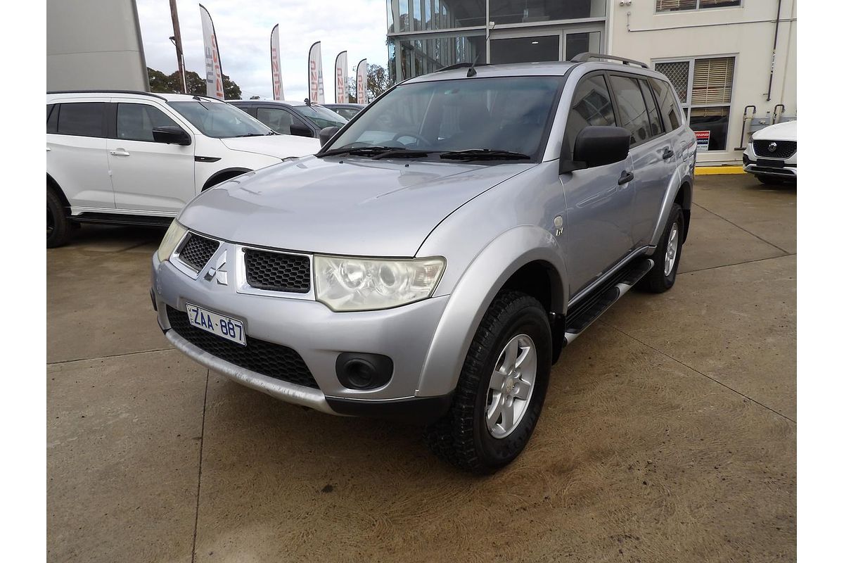 2011 Mitsubishi Challenger PB