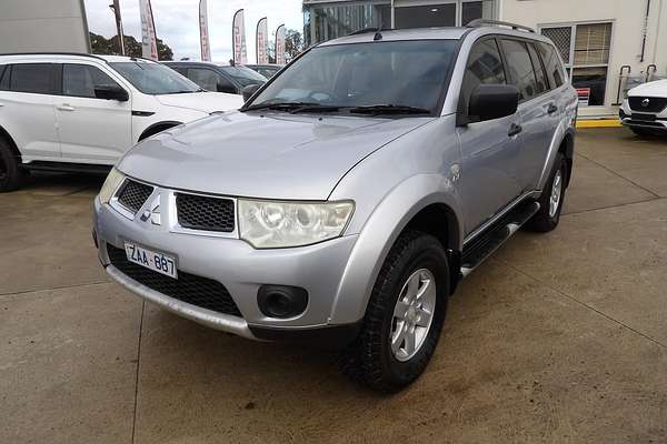 2011 Mitsubishi Challenger PB