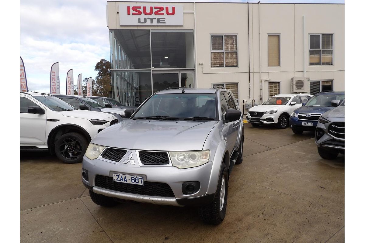 2011 Mitsubishi Challenger PB