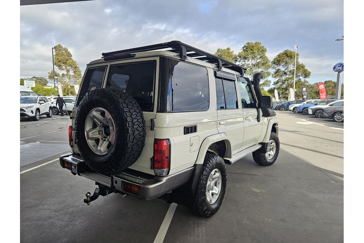 2022 Toyota Landcruiser GXL VDJ76R