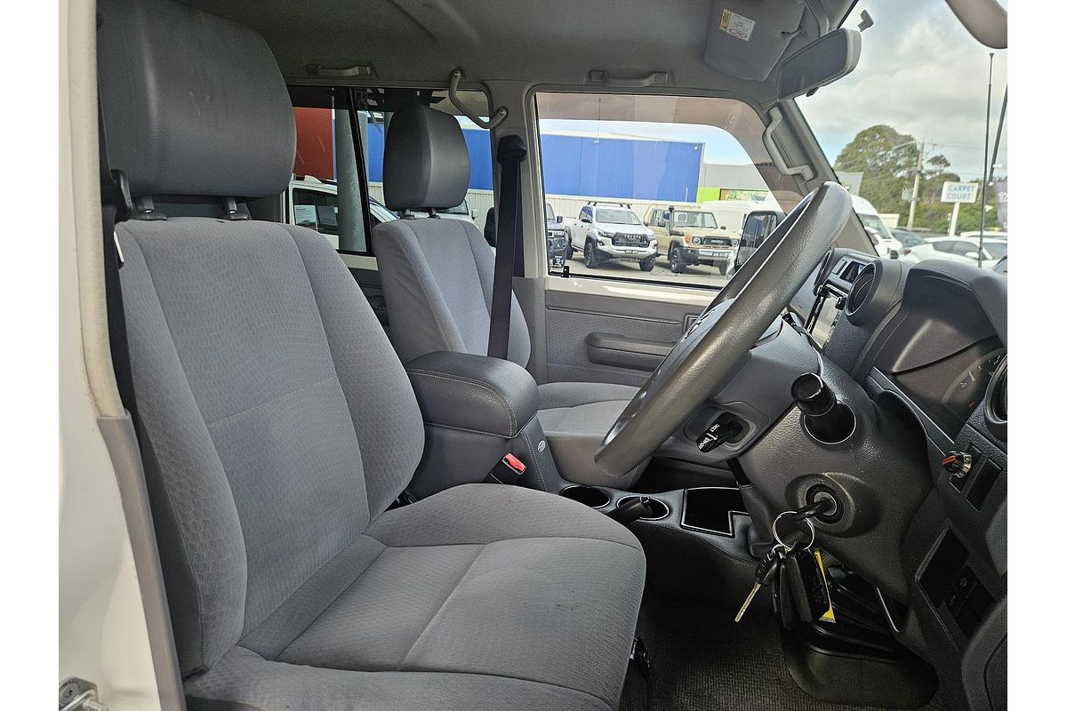 2022 Toyota Landcruiser GXL VDJ76R