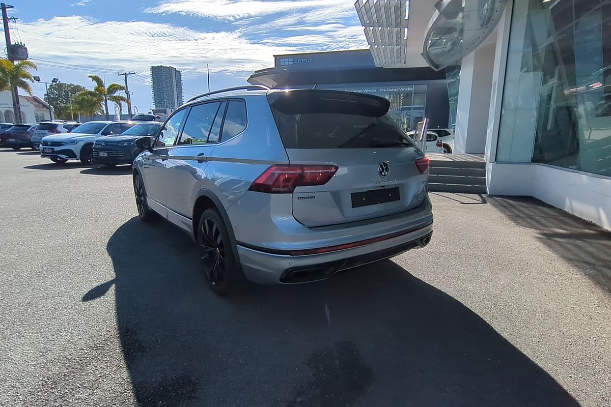 2024 Volkswagen Tiguan Wolfsburg Edition Allspace 5N