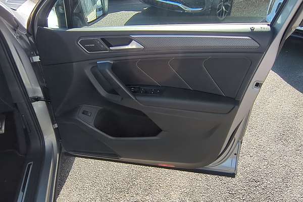 2024 Volkswagen Tiguan Wolfsburg Edition Allspace 5N