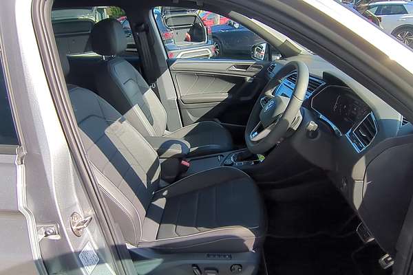 2024 Volkswagen Tiguan Wolfsburg Edition Allspace 5N