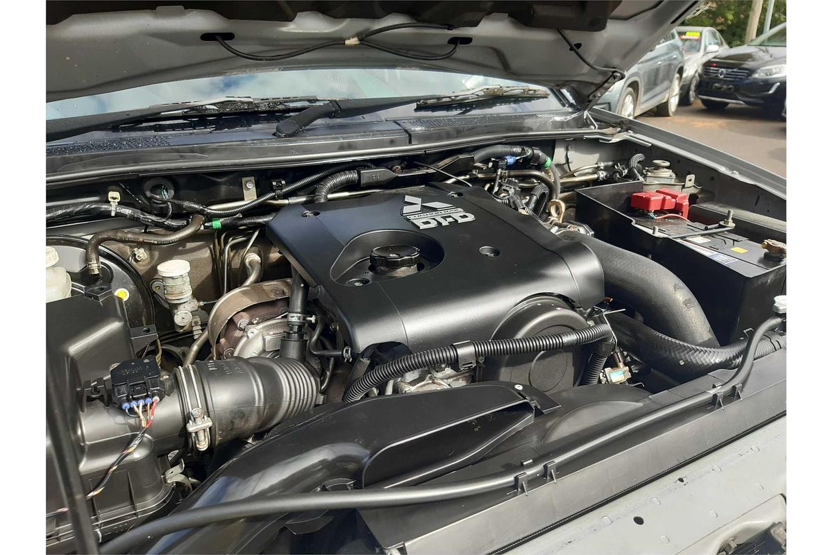 2014 Mitsubishi Triton GLX-R MN 4X4