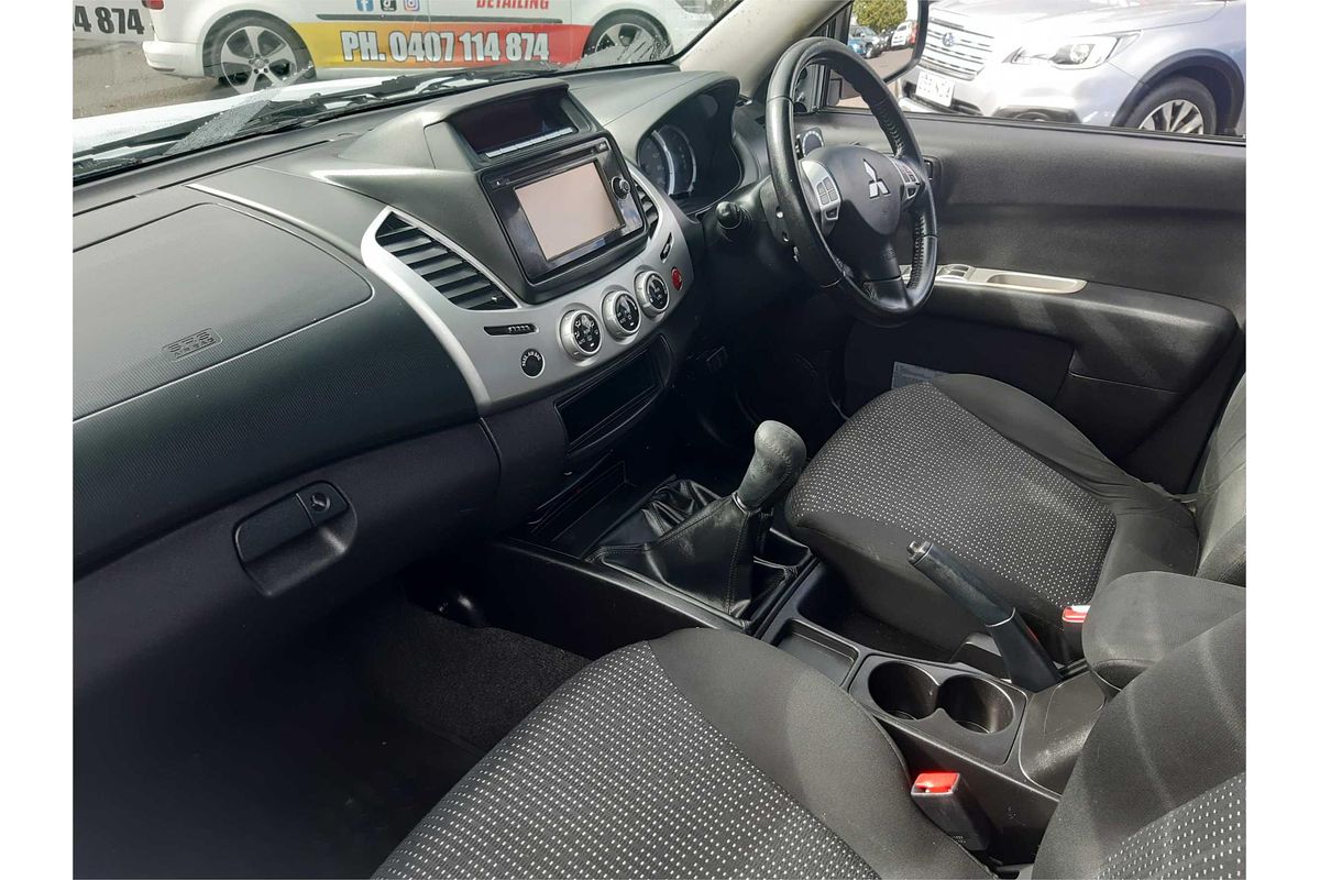 2014 Mitsubishi Triton GLX-R MN 4X4