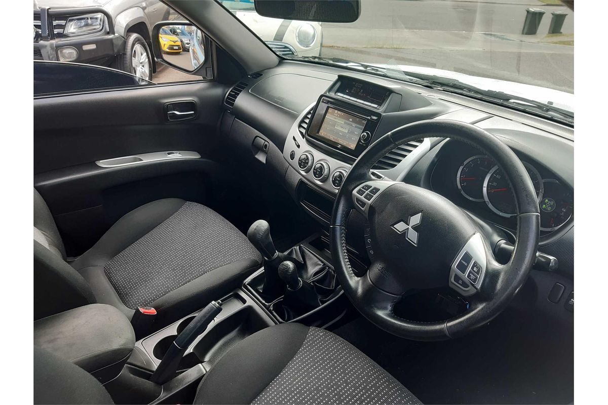 2014 Mitsubishi Triton GLX-R MN 4X4