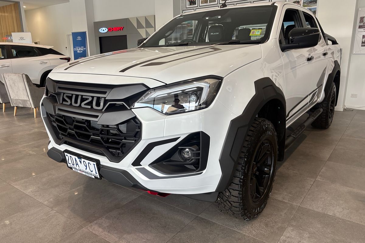 2025 Isuzu D-MAX BLADE 4X4