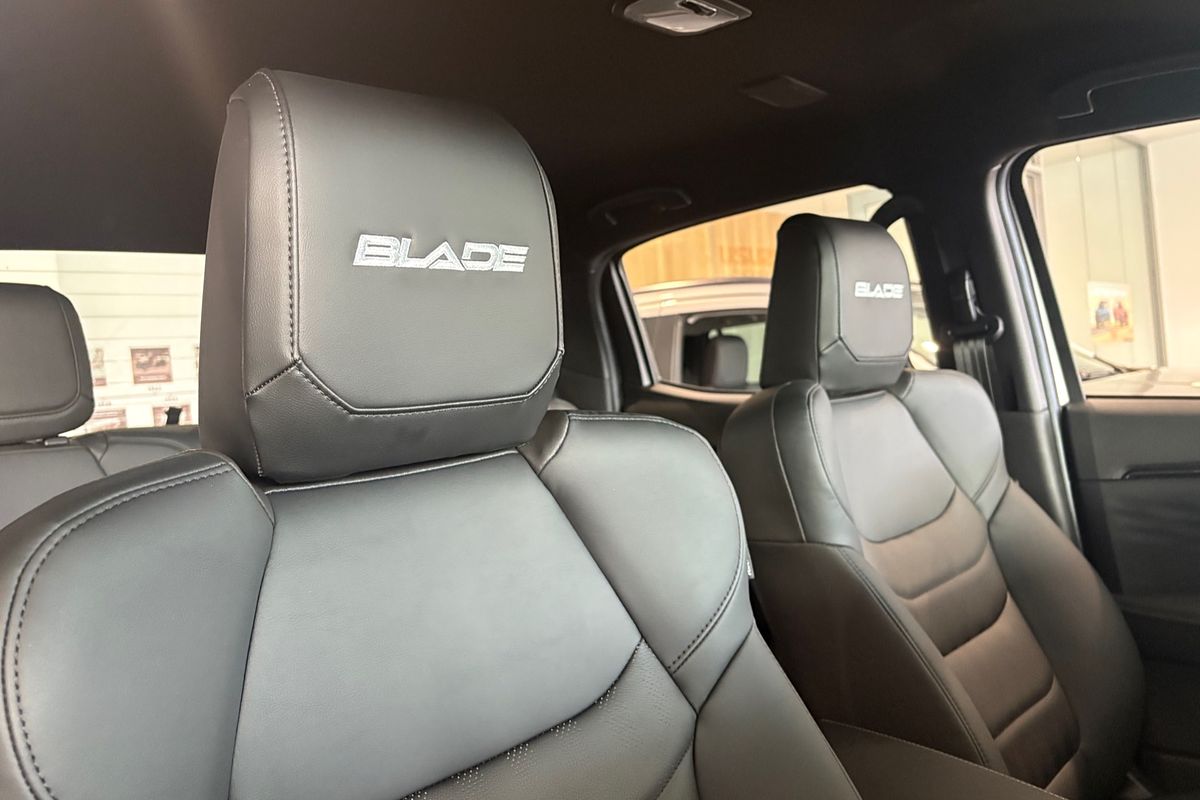 2025 Isuzu D-MAX BLADE 4X4