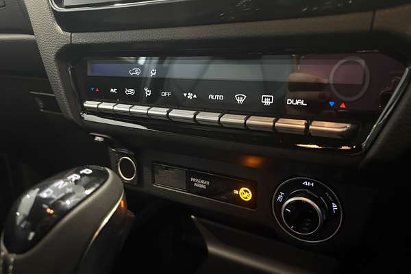 2025 Isuzu D-MAX BLADE 4X4