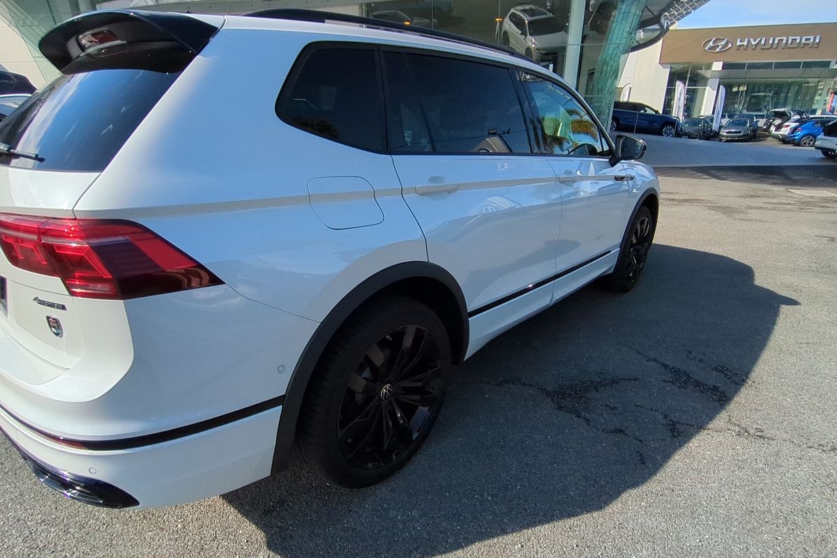 2024 Volkswagen Tiguan Wolfsburg Edition Allspace 5N