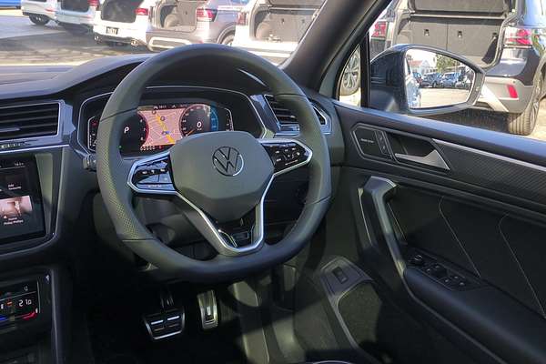 2024 Volkswagen Tiguan Wolfsburg Edition Allspace 5N