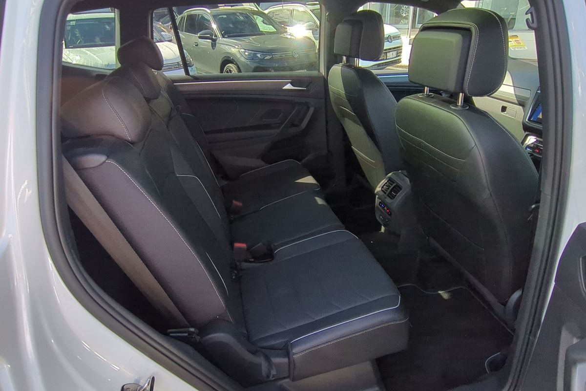 2024 Volkswagen Tiguan Wolfsburg Edition Allspace 5N