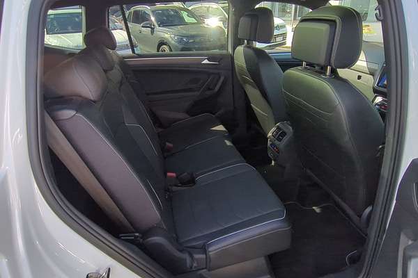 2024 Volkswagen Tiguan Wolfsburg Edition Allspace 5N