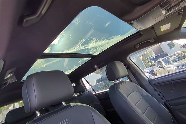 2024 Volkswagen Tiguan Wolfsburg Edition Allspace 5N
