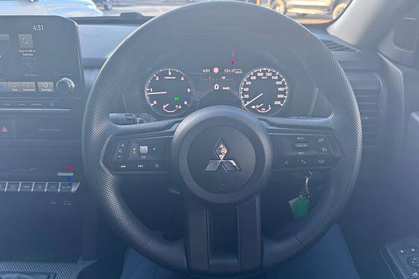 2025 Mitsubishi Triton GLX MV 4X4