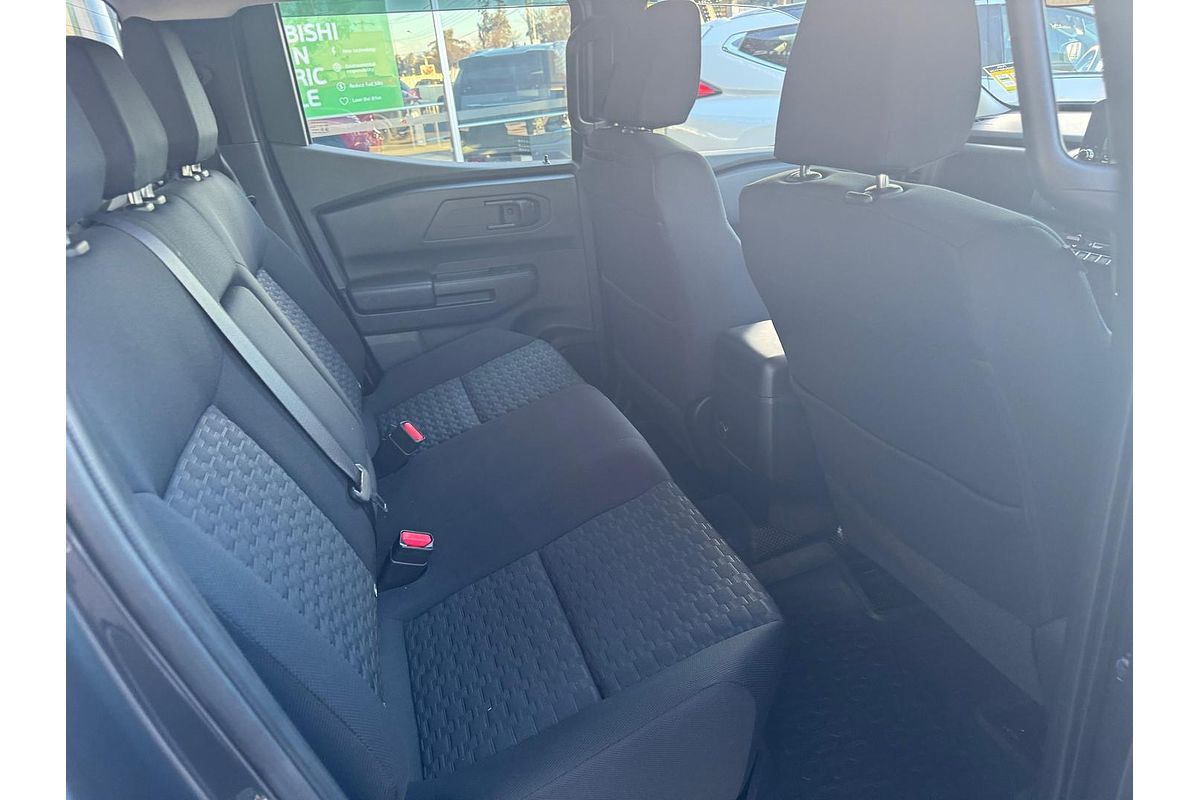 2025 Mitsubishi Triton GLX MV 4X4