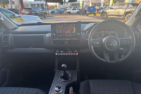 2025 Mitsubishi Triton GLX MV 4X4