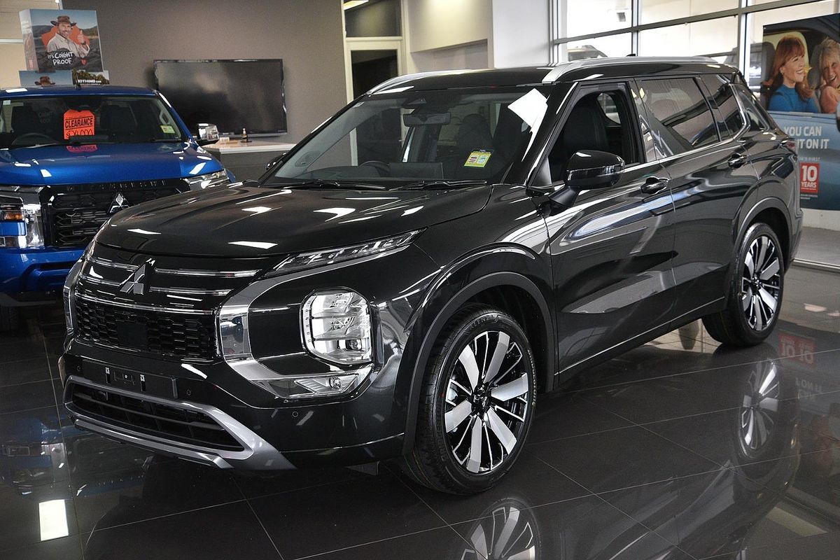 2025 Mitsubishi Outlander Exceed ZM