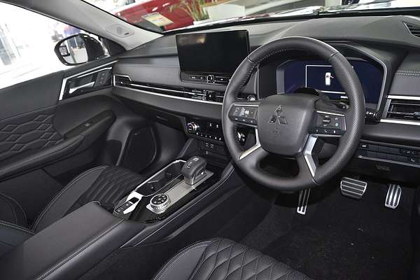 2025 Mitsubishi Outlander Exceed ZM
