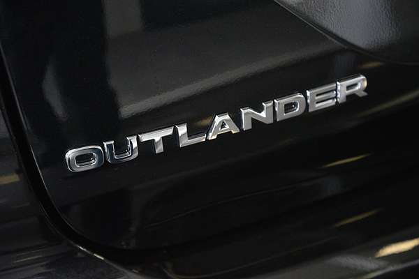 2025 Mitsubishi Outlander Exceed ZM
