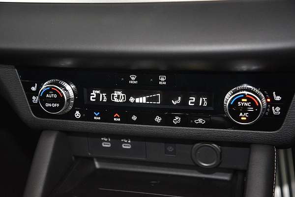 2025 Mitsubishi Outlander Exceed ZM