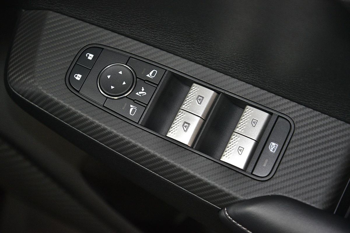 2025 Mitsubishi Outlander Exceed ZM