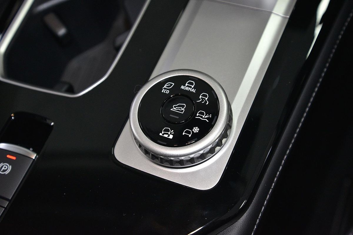 2025 Mitsubishi Outlander Exceed ZM