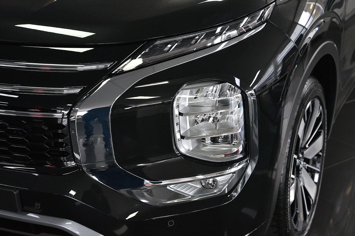2025 Mitsubishi Outlander Exceed ZM