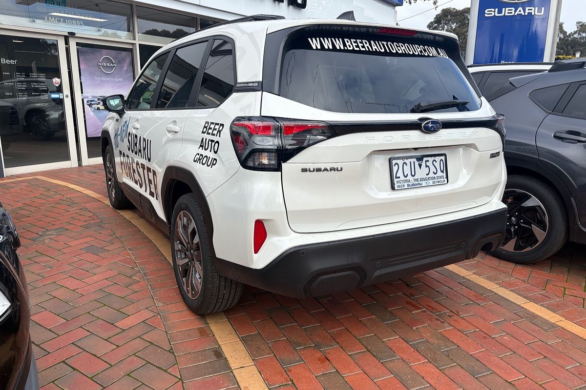 2025 Subaru Forester Hybrid Touring S6