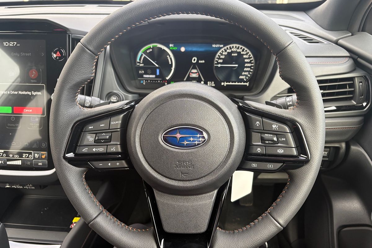 2025 Subaru Forester Hybrid Touring S6