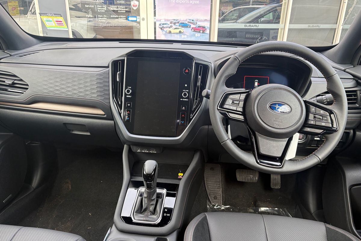 2025 Subaru Forester Hybrid Touring S6