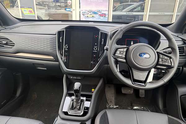 2025 Subaru Forester Hybrid Touring S6