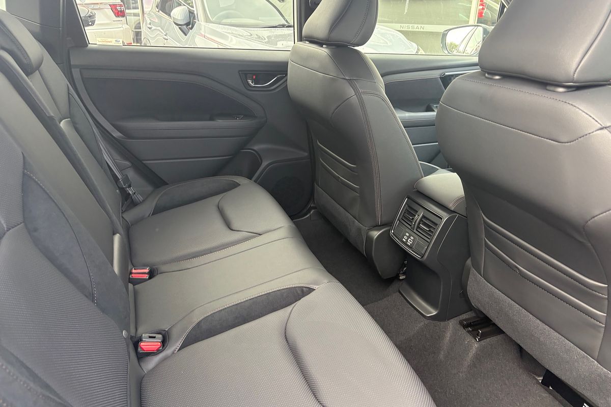 2025 Subaru Forester Hybrid Touring S6