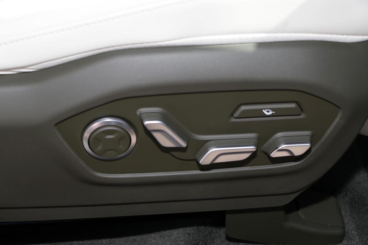 2025 Hyundai Santa Fe Calligraphy MX5.V1