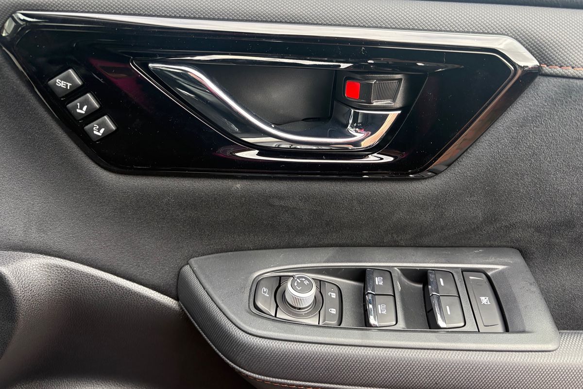 2025 Subaru Forester Hybrid Touring S6