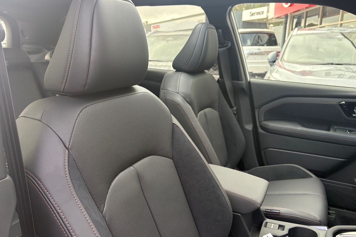 2025 Subaru Forester Hybrid Touring S6