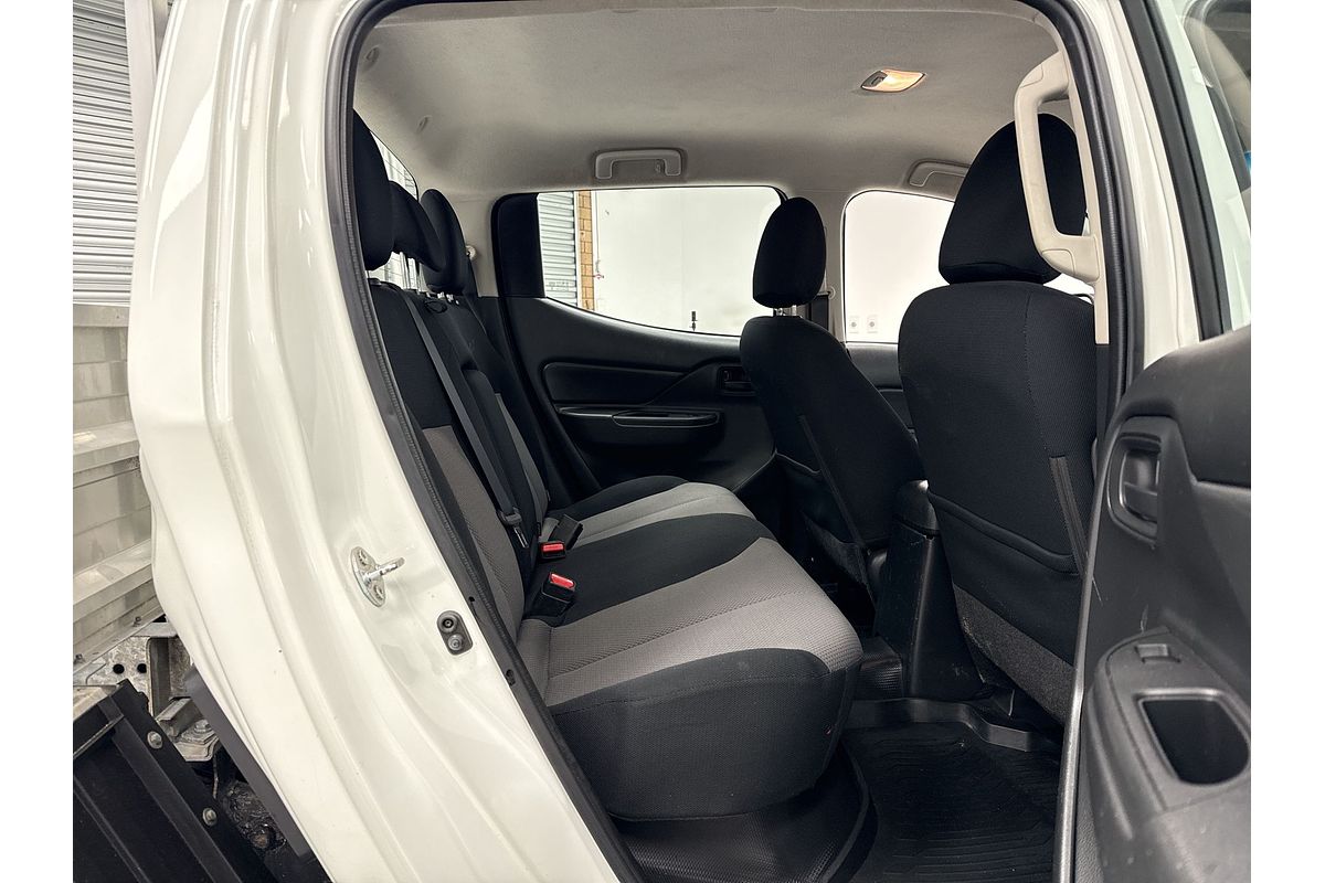 2019 Mitsubishi Triton GLX MR 4X4
