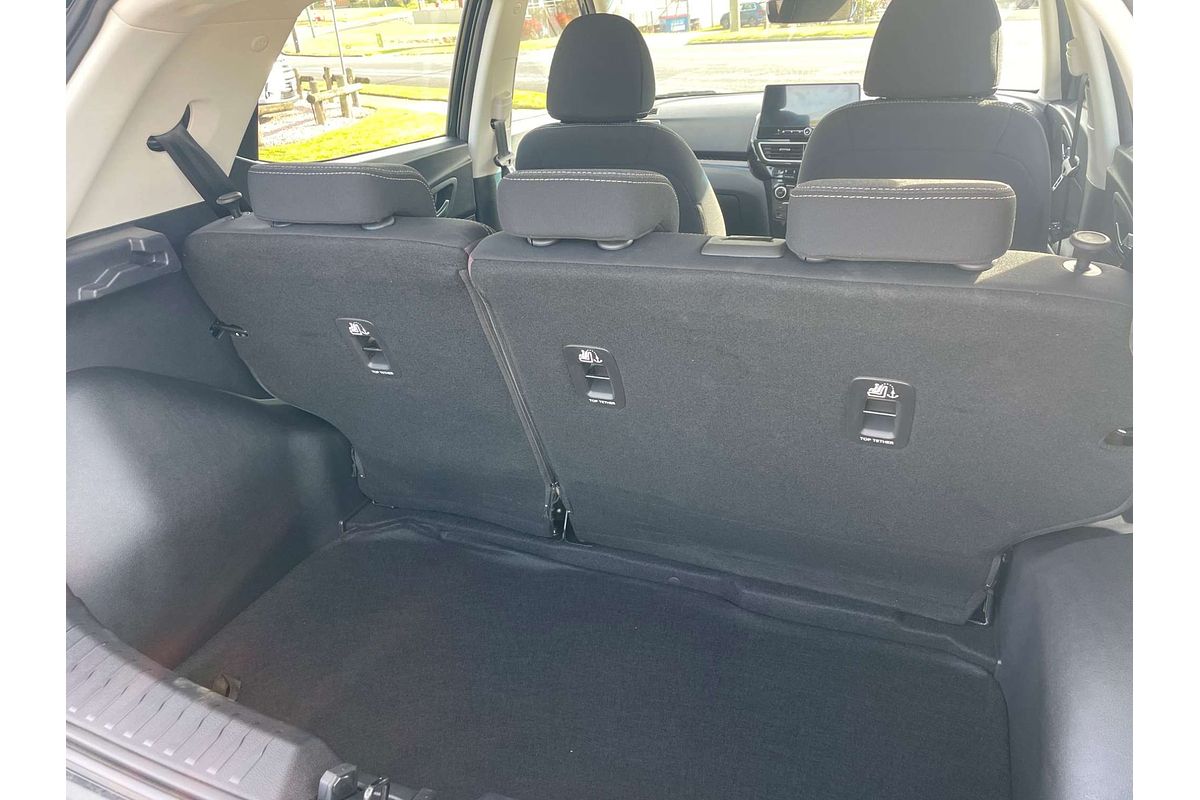 2025 Mahindra XUV 3XO AX5L