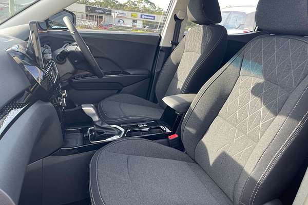 2025 Mahindra XUV 3XO AX5L