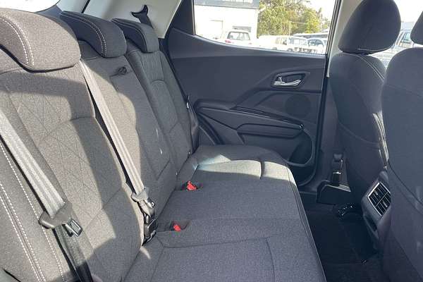 2025 Mahindra XUV 3XO AX5L