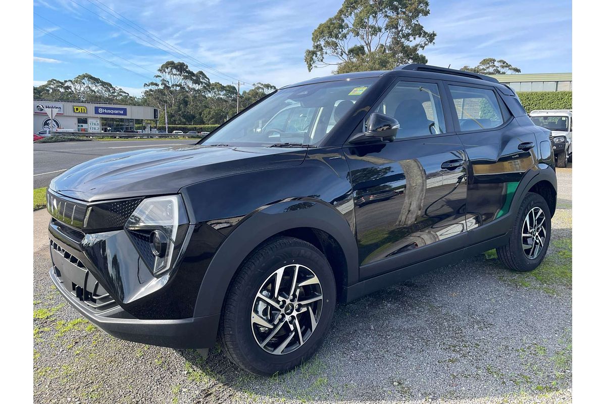 2025 Mahindra XUV 3XO AX5L
