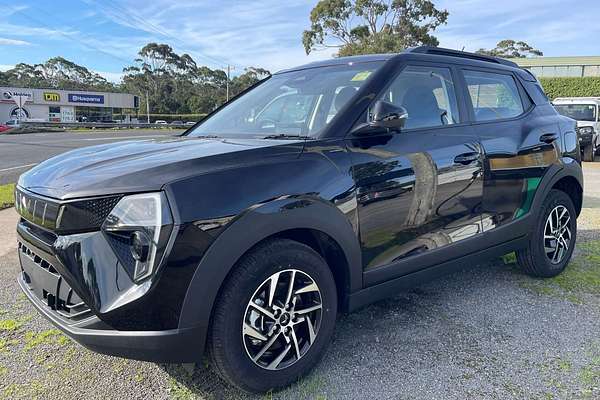 2025 Mahindra XUV 3XO AX5L